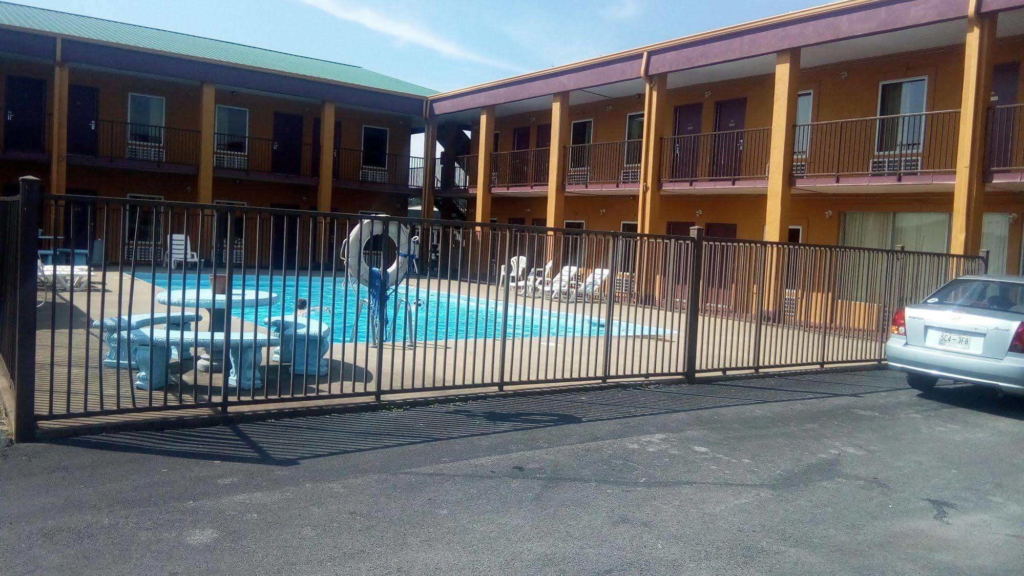 Travelers Inn Elizabethton エクステリア 写真